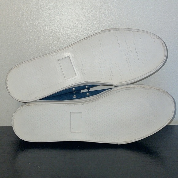 L.L. Bean Men’s Canvas Sneakers.  Top Siders.  Size 10.  Non marking soles. - Picture 9 of 14